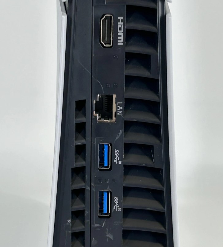 Ports with scuffs