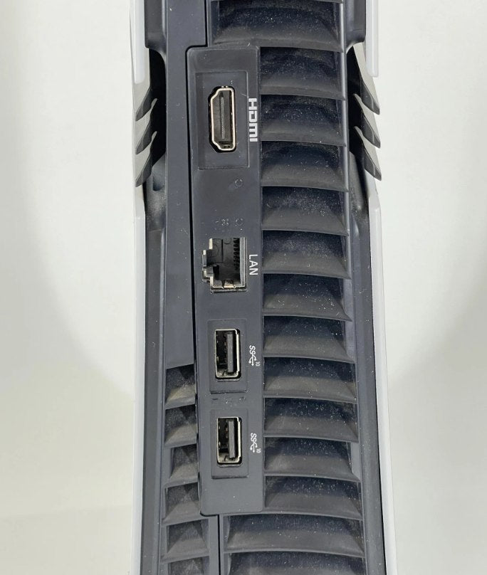 Ports with light dust